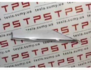 Накладка люверса верхня права хром Tesla Model S Restyling, 1056380-00-C (105638000C)